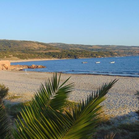 Ferienwohnung Fronte Mare Attico Indipendente Ed Esclusivo Con Terrazza Panoramica Isola Rossa Exterior foto