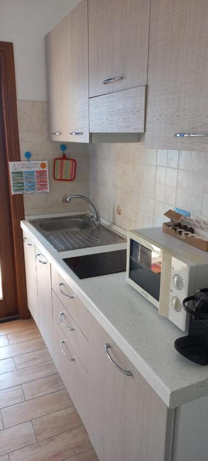 Ferienwohnung Fronte Mare Attico Indipendente Ed Esclusivo Con Terrazza Panoramica Isola Rossa Exterior foto